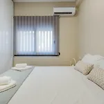 Stylish & Bright Apartment In The City Centre